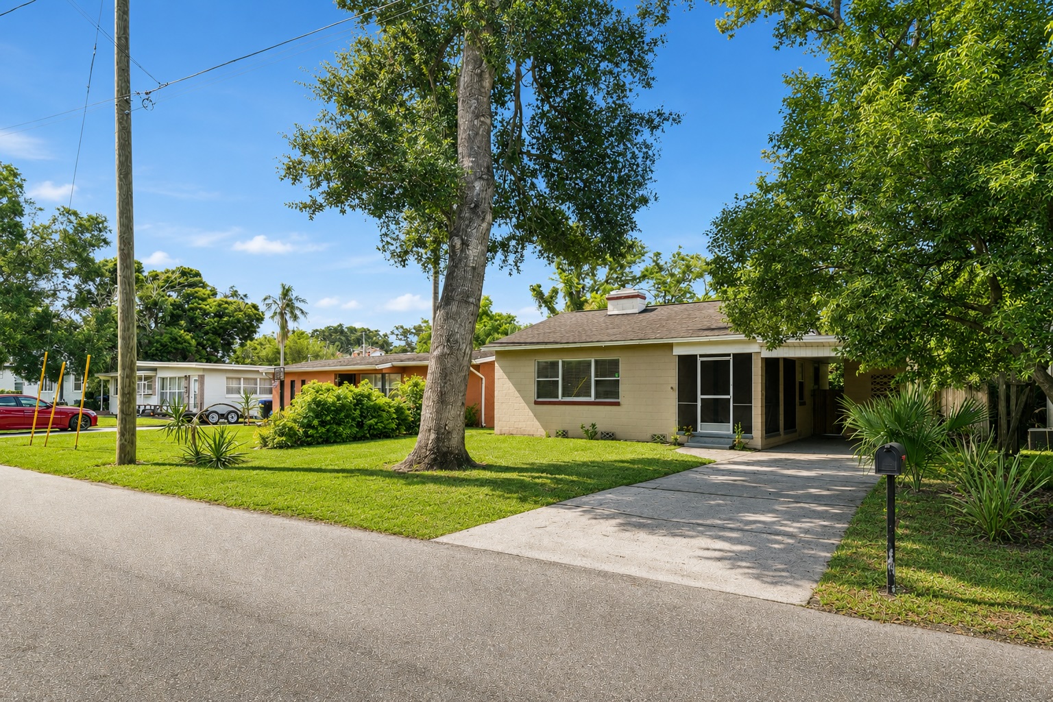 846 Driver Ave, Winter Park — front elevation under a mature oak canopy